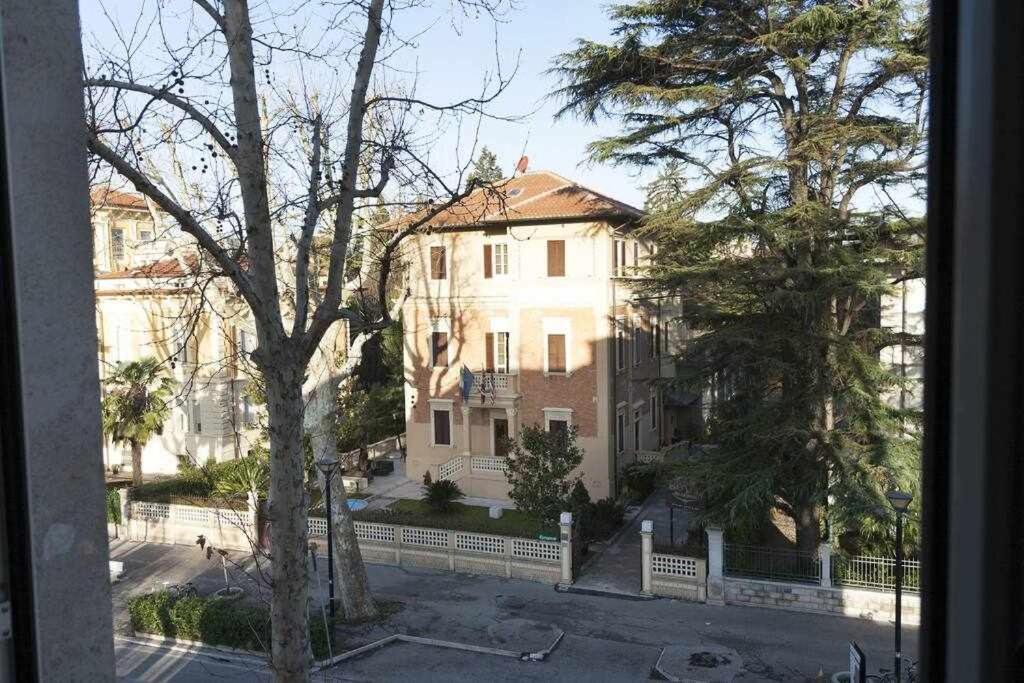 Ospitaci Appartamenti Viale Mezzetti Foligno Exterior photo